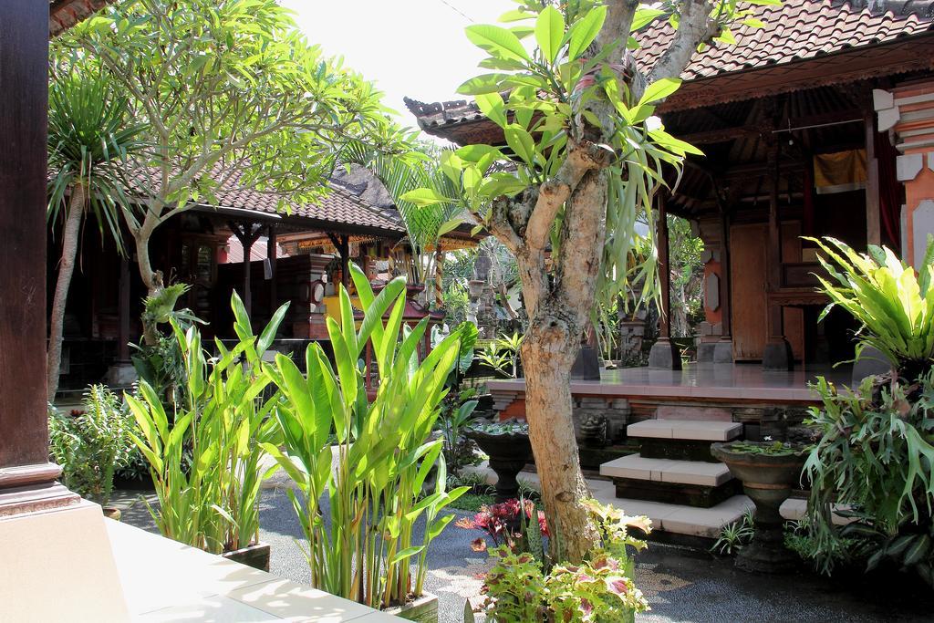 Nugraha Guesthouse 1 Ubud  Ngoại thất bức ảnh