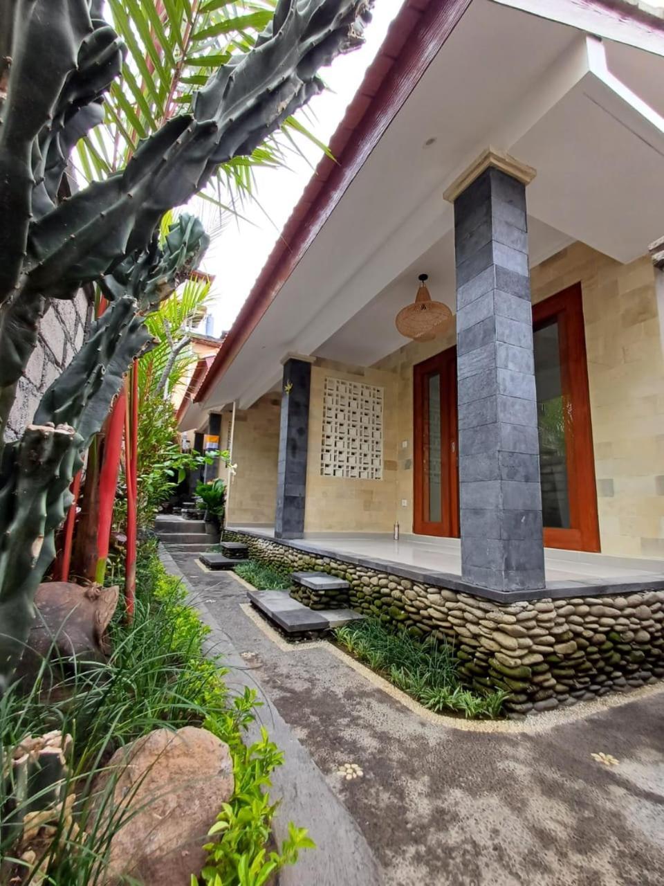 Nugraha Guesthouse 1 Ubud  Ngoại thất bức ảnh